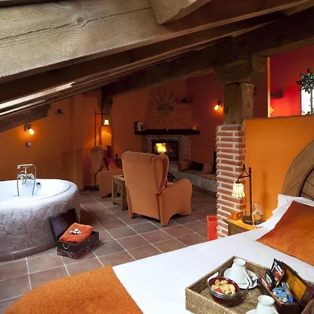 El Planeta Escondido Otel 3*